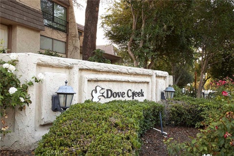 Photo of 6121 Shoup Avenue #10, Woodland Hills, CA 91367 (MLS # SR26133523)