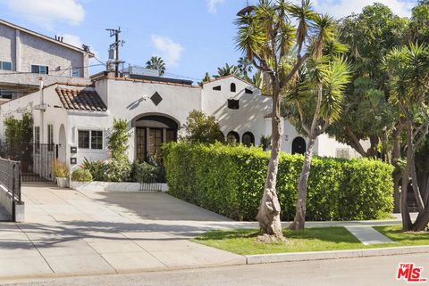 Photo of 1018 Havenhurst Drive, West Hollywood, CA 90046 (MLS # 26645655)