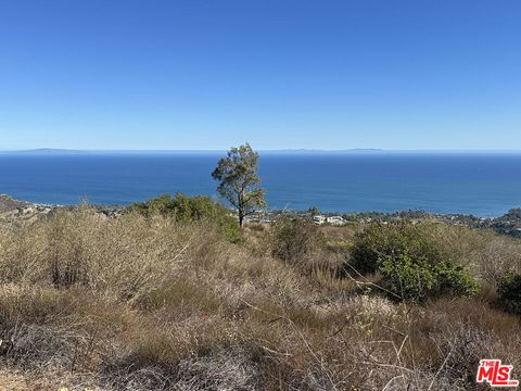 Photo of 2 Murphy Way, Malibu, CA 90265 (MLS # 25572645) Photo of 2 Murphy Way, Malibu, CA 90265 (MLS # 25572645)