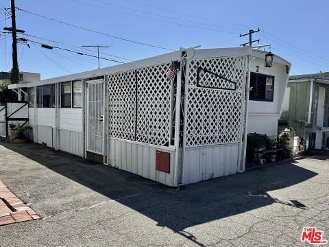 Photo of 4071 Grandview Boulevard #2, Los Angeles, CA 90066 (MLS # 26995035)