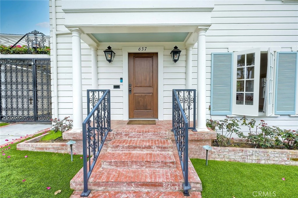 637 Arenas St.