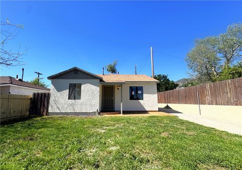 Photo of 13463 Raven Street, Sylmar, CA 91342 (MLS # CV26040539)