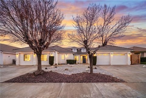 Photo of 13943 Trigger Lane, Victorville, CA 92392 (MLS # CV26105426)