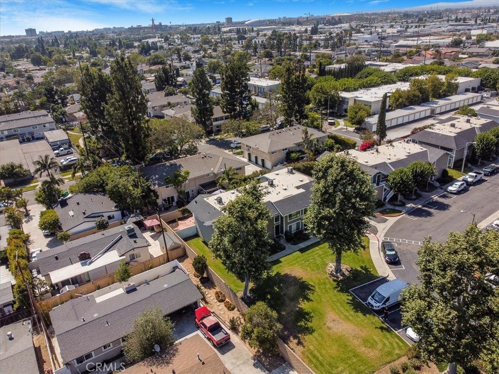 700 W Walnut Avenue 17