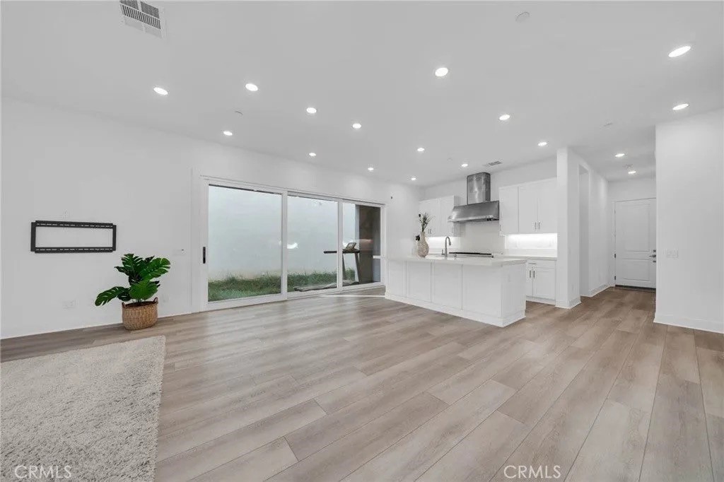 Rosemist (ROSE5P) - Residential Lease