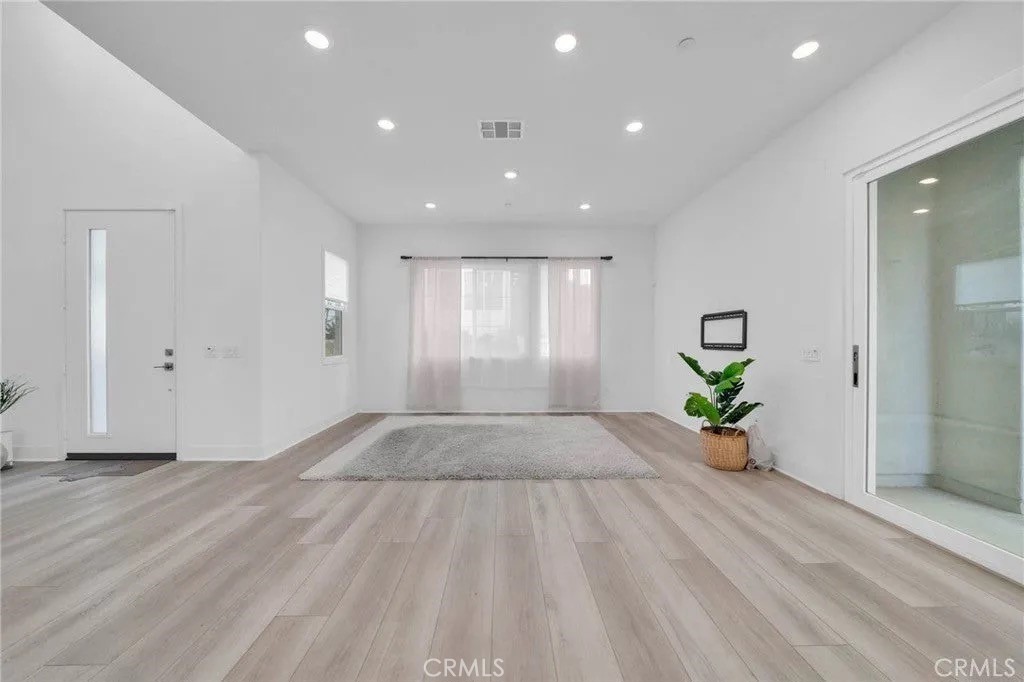 Rosemist (ROSE5P) - Residential Lease