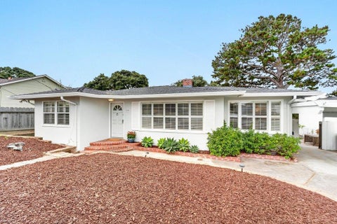 Photo of 838 Portola Drive, Del Rey Oaks, CA 93940 (MLS # ML82055394)