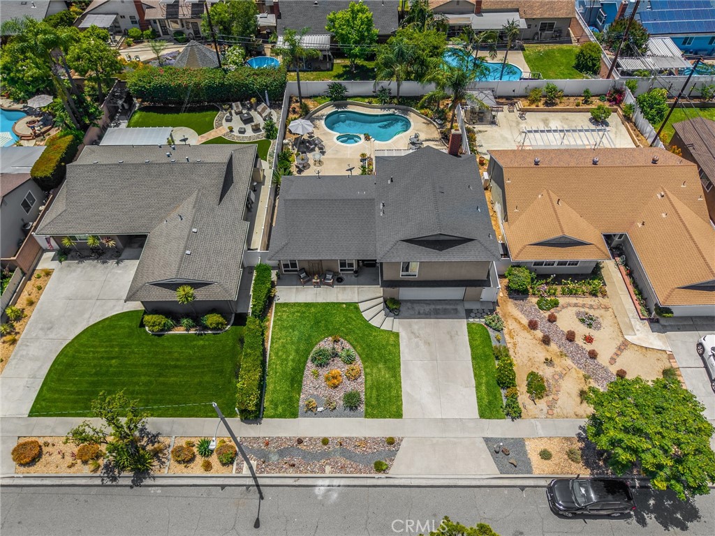 910 Huggins Avenue