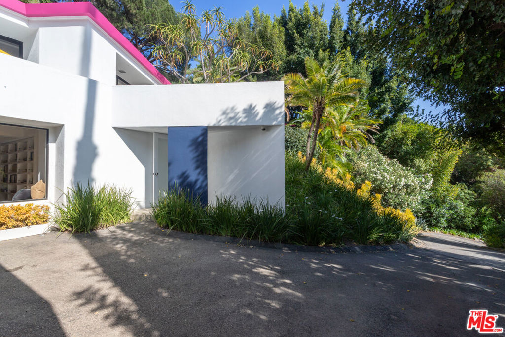 2034 Outpost Drive
