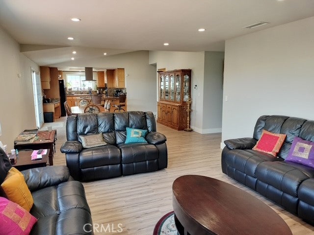 121 E Chestnut