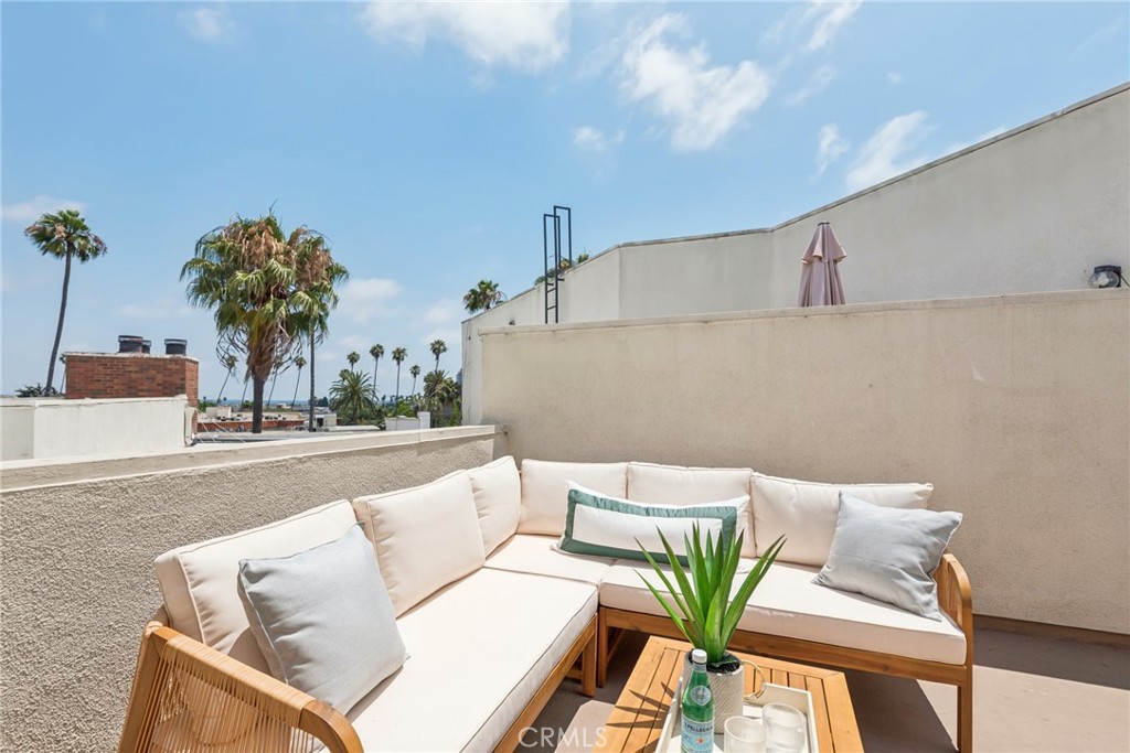 Properties 2 750 S Bundy Drive 304