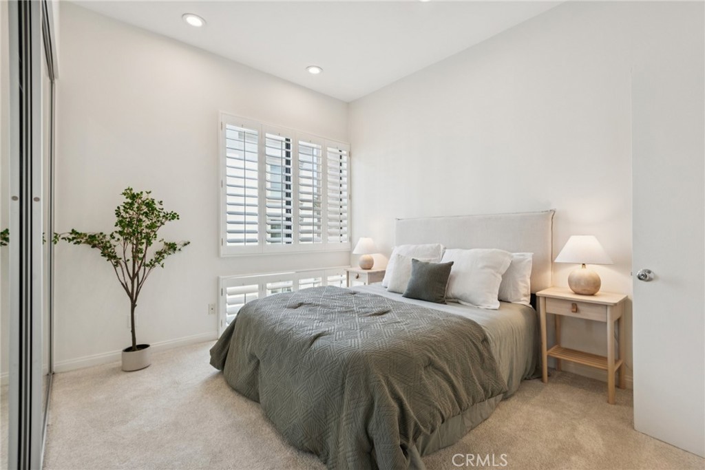 Properties 4 750 S Bundy Drive 304