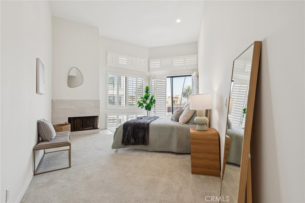Properties 3 750 S Bundy Drive 304