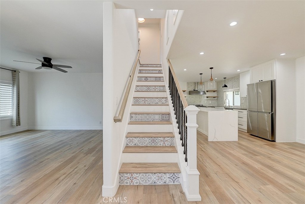 380 Mira Loma Pl
