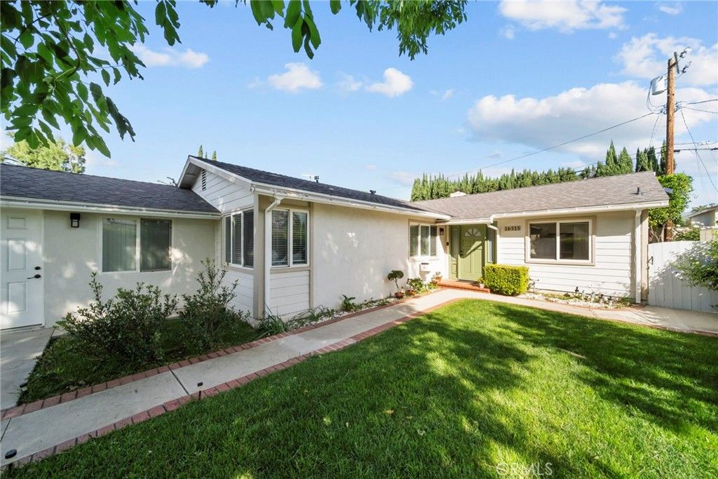 Photo of 16515 Index St, Granada Hills, CA 91344 (MLS # SR26057253)