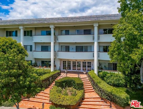 Photo of 521 Montana Avenue #103, Santa Monica, CA 90403 (MLS # 26830299)