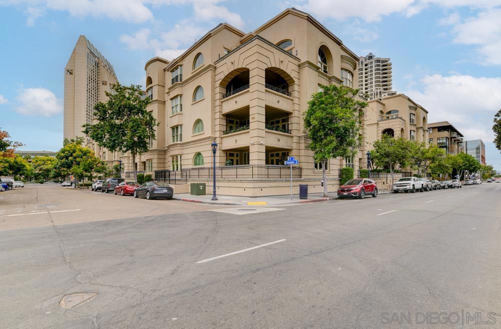 650 Columbia St 411