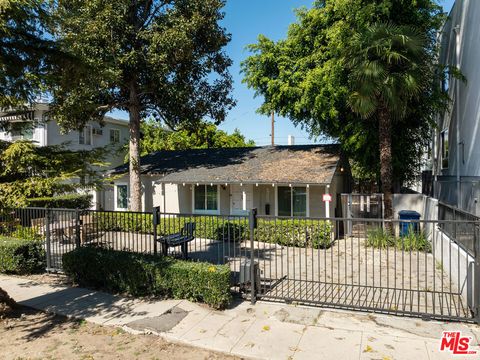 14525 Dickens Street Sherman Oaks CA 91403