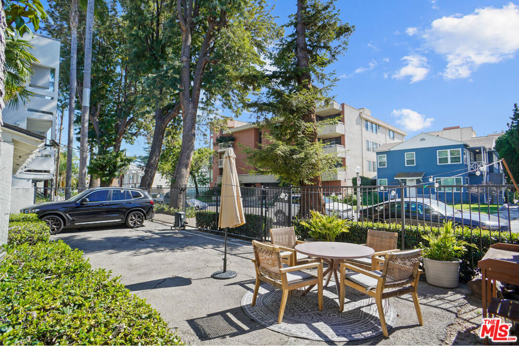 14525 Dickens Street