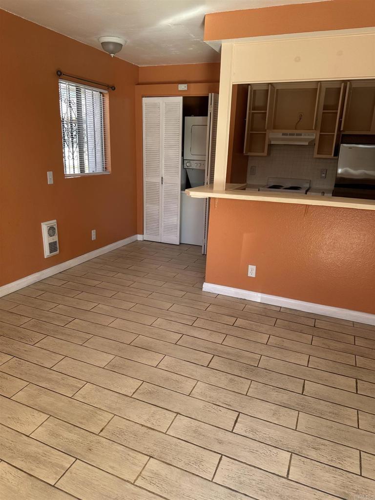 891 w San Ysidro Blvd 9