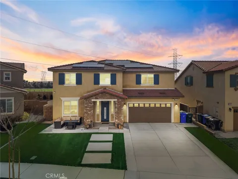 15765 Kings Peak Dr, Fontana, CA 92336 - MLS#: CV26005315