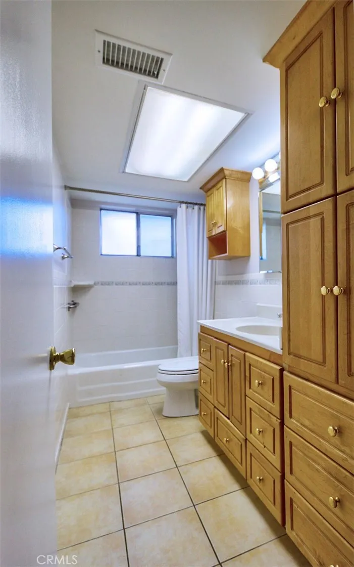 Torrance, California 90501, United States, 3 Bedrooms Bedrooms, ,3 BathroomsBathrooms,Residential,Active,167529