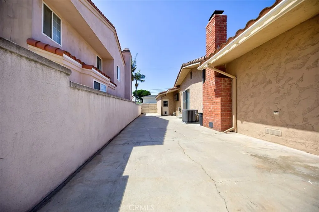 Torrance, California 90501, United States, 3 Bedrooms Bedrooms, ,3 BathroomsBathrooms,Residential,Active,167529