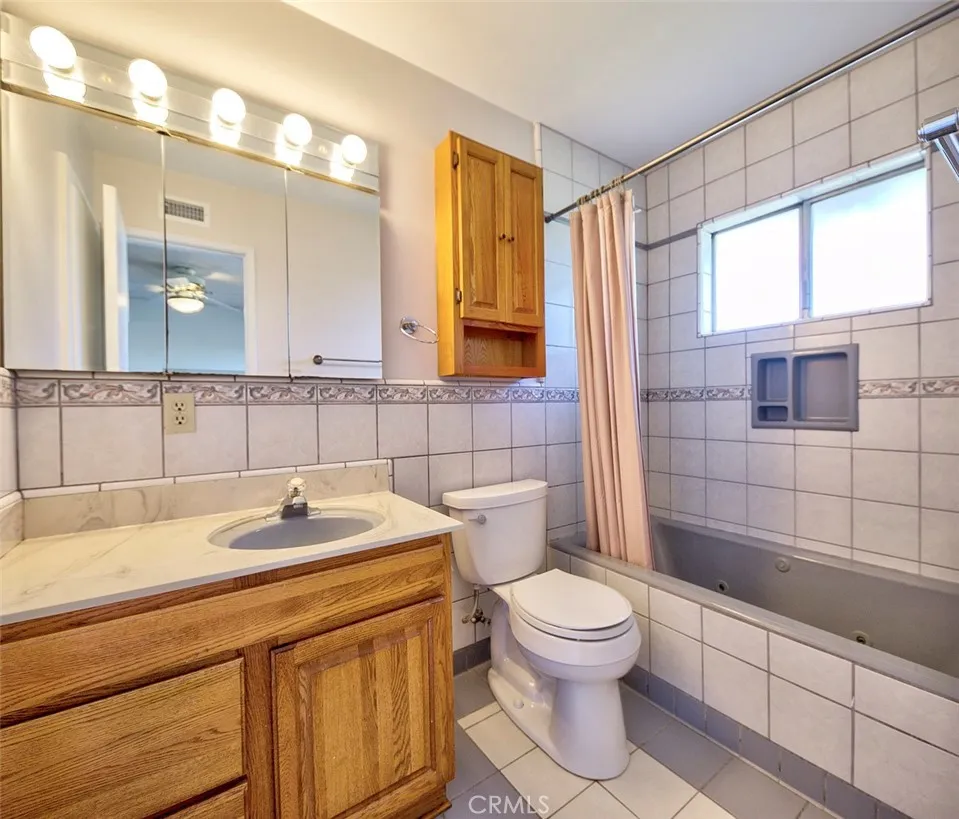 Torrance, California 90501, United States, 3 Bedrooms Bedrooms, ,3 BathroomsBathrooms,Residential,Active,167529