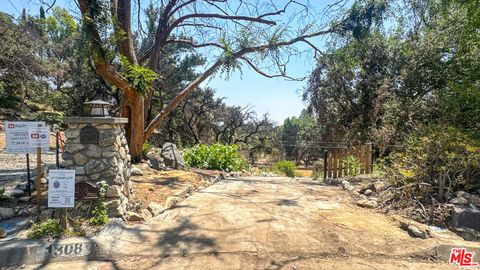 Photo of 1308 Sunny Oaks Circle, Altadena, CA 91001 (MLS # 25558365) Photo of 1308 Sunny Oaks Circle, Altadena, CA 91001 (MLS # 25558365)