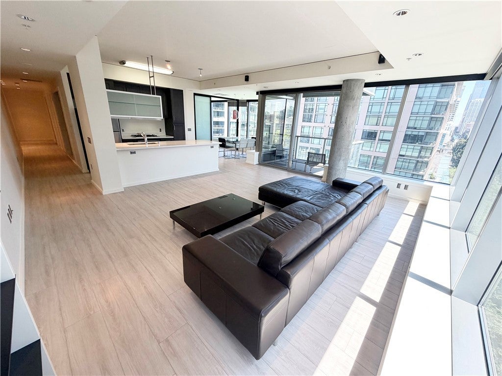 1155 S Grand Avenue 1017