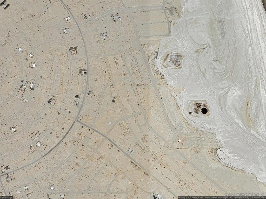 Great residential lot in Thermal (Salton Sea area) near the water. The rectangular lot is 127' x 60' (7,632 sqft). This area is in high demand for building your own home or buy and hold for the potential Lithium investment.