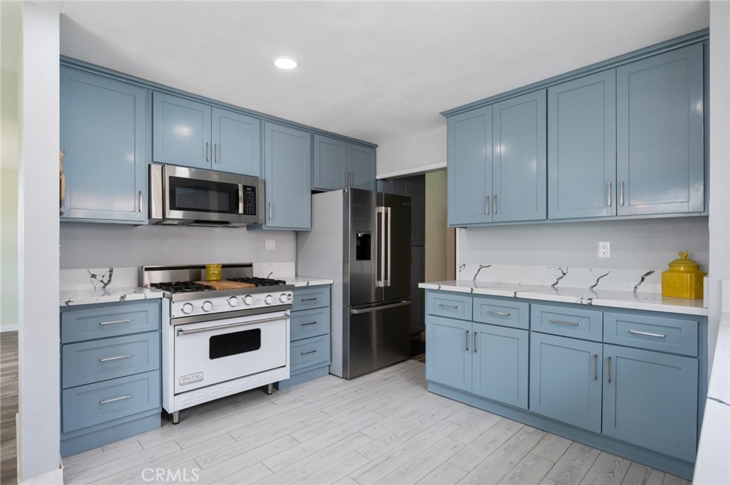 1417 W 25th Street