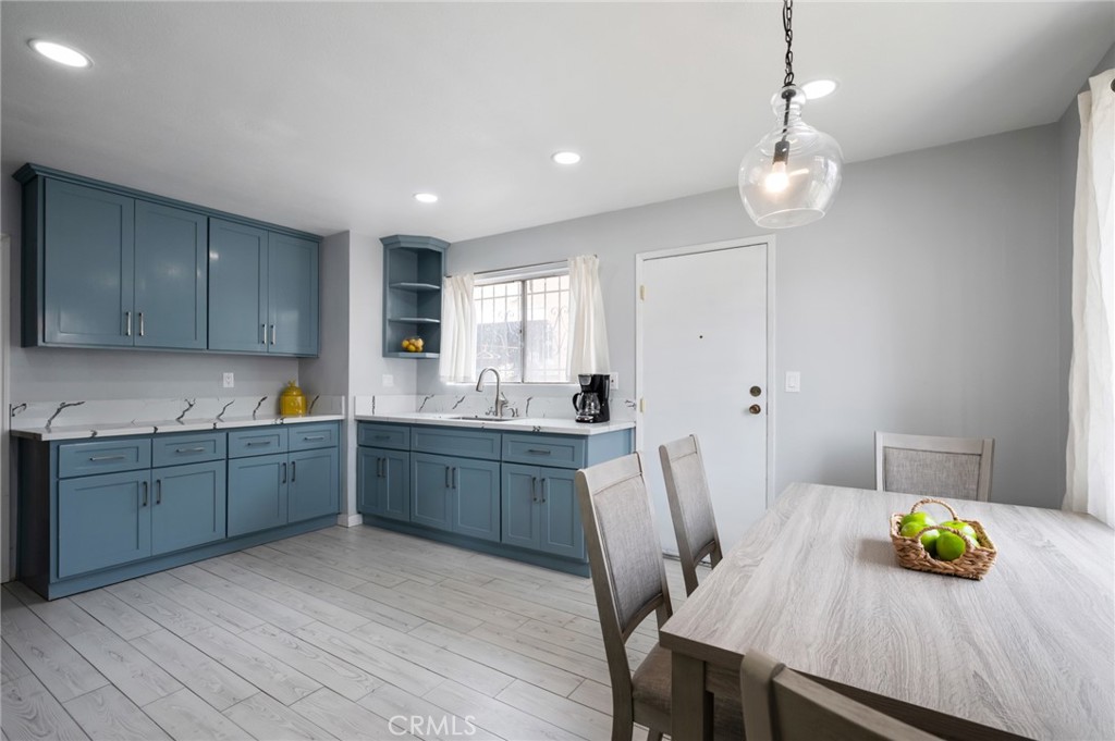 1417 W 25th Street