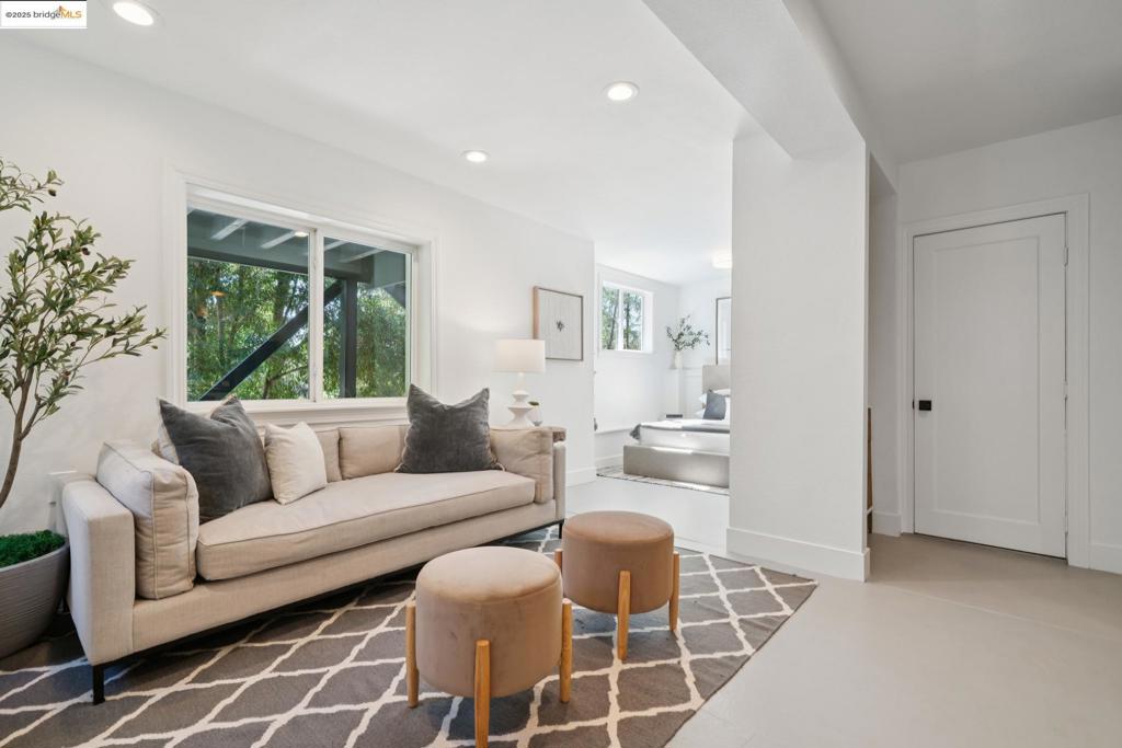 MONTCLAIR - Residential