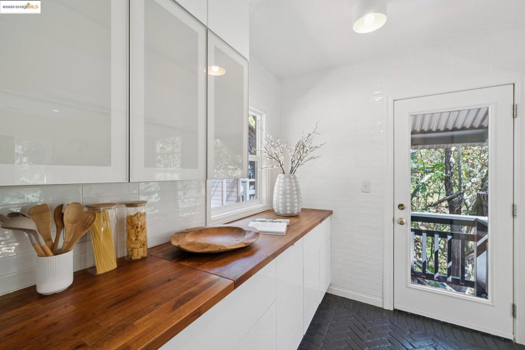 MONTCLAIR - Residential