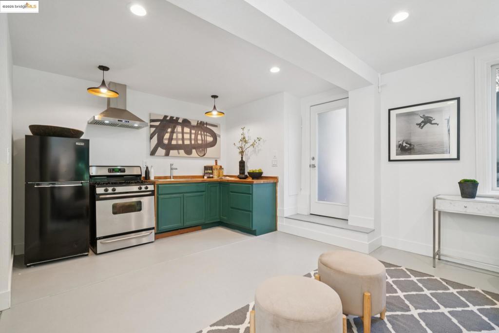 MONTCLAIR - Residential