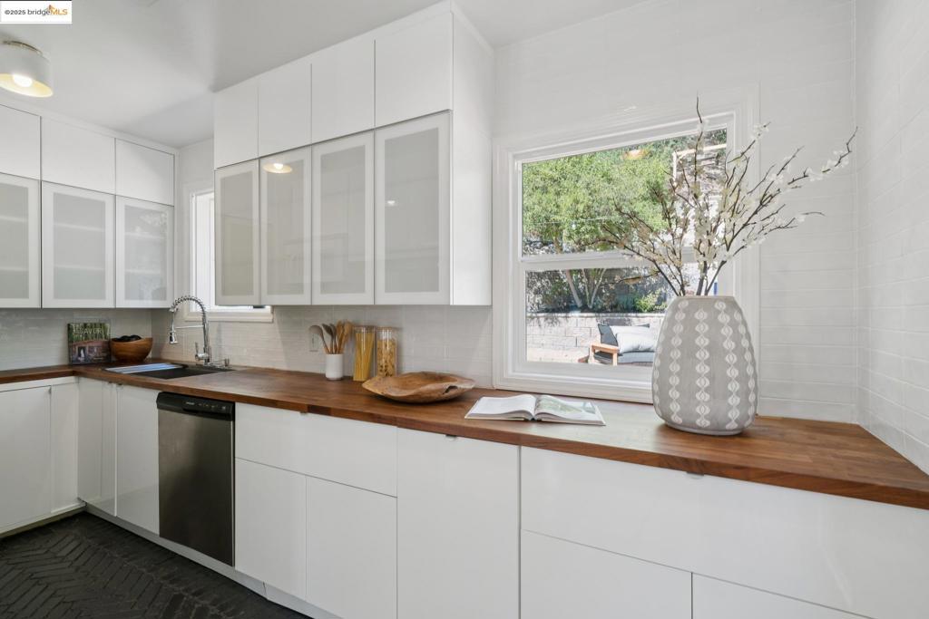 MONTCLAIR - Residential