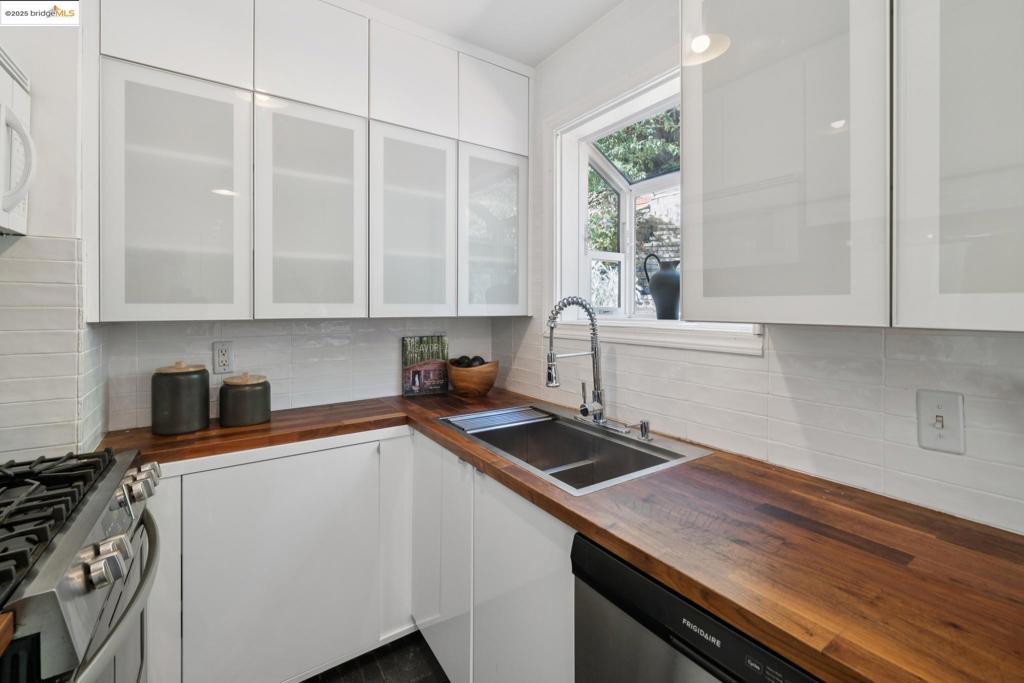 MONTCLAIR - Residential