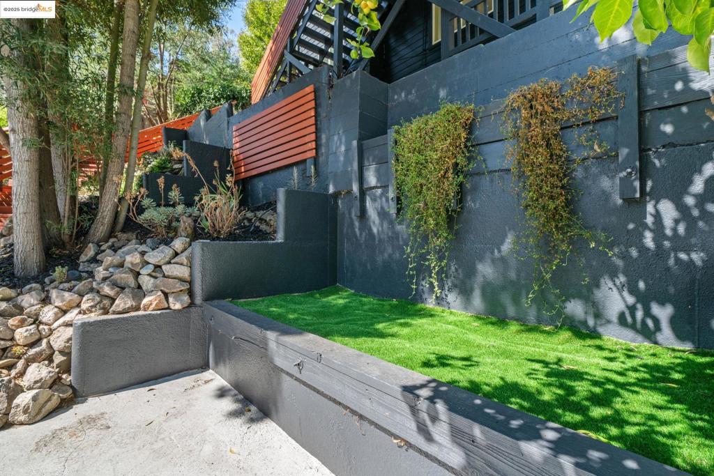 MONTCLAIR - Residential