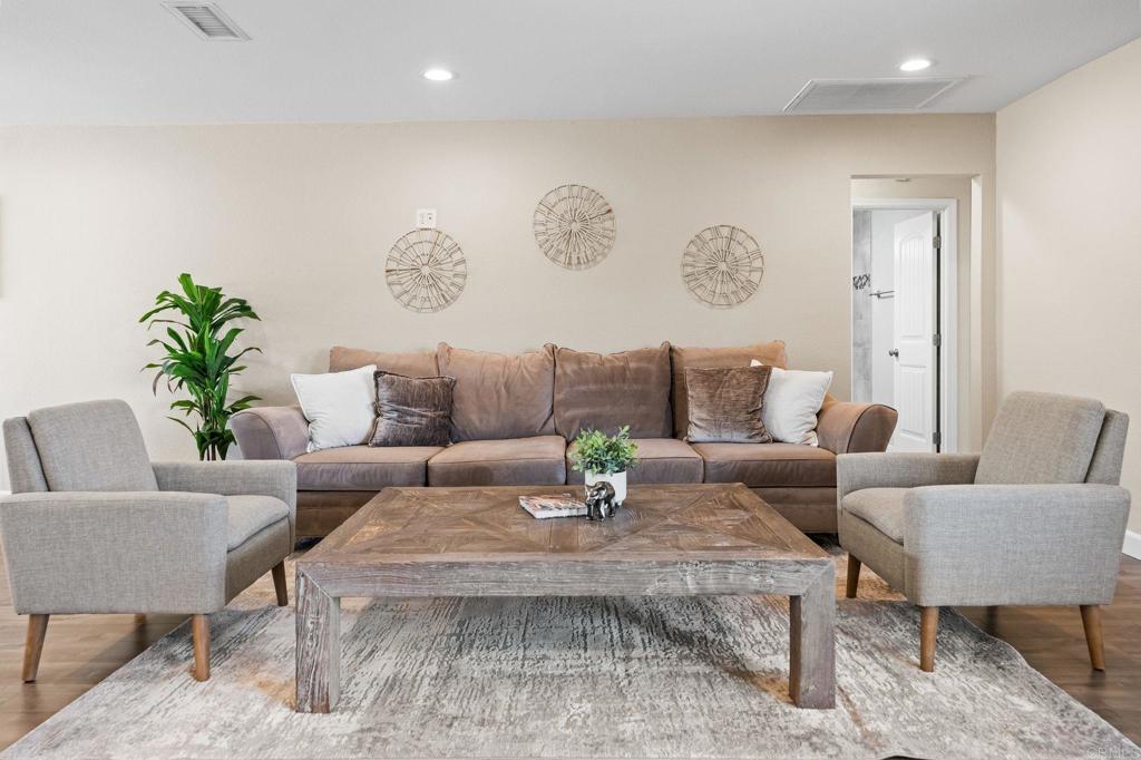 8820 Ellenwood Circle