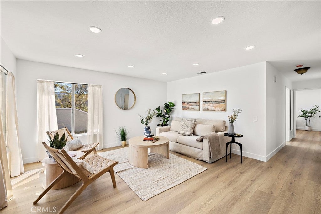 23405 Cambridge