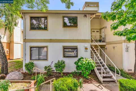 Photo of 2827 Monument Blvd Blvd #21, Concord, CA 94520 (MLS # 41131332)