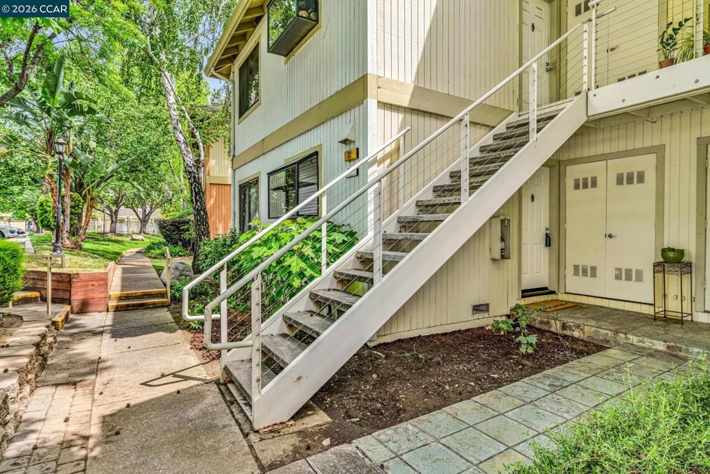 Photo of 2827 Monument Blvd Blvd #21, Concord, CA 94520 (MLS # 41131332)