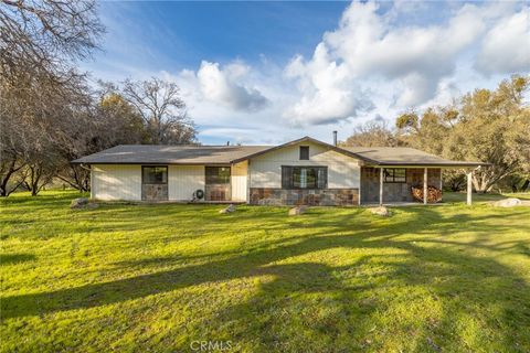 Photo of 43317 Running Deer Court, Coarsegold, CA 93614 (MLS # FR25046051)