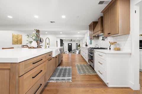 Photo of 16021 Pomerado Rd, Poway, CA 92064 (MLS # 260010268SD)