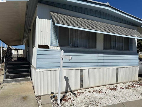 Photo of 1150 W Winton Ave Ave, Hayward, CA 94545 (MLS # 41149894)