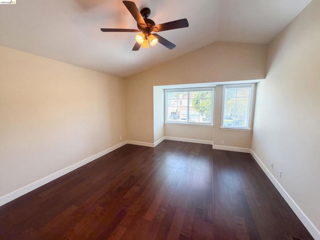 3005 Calle De La Mesa
