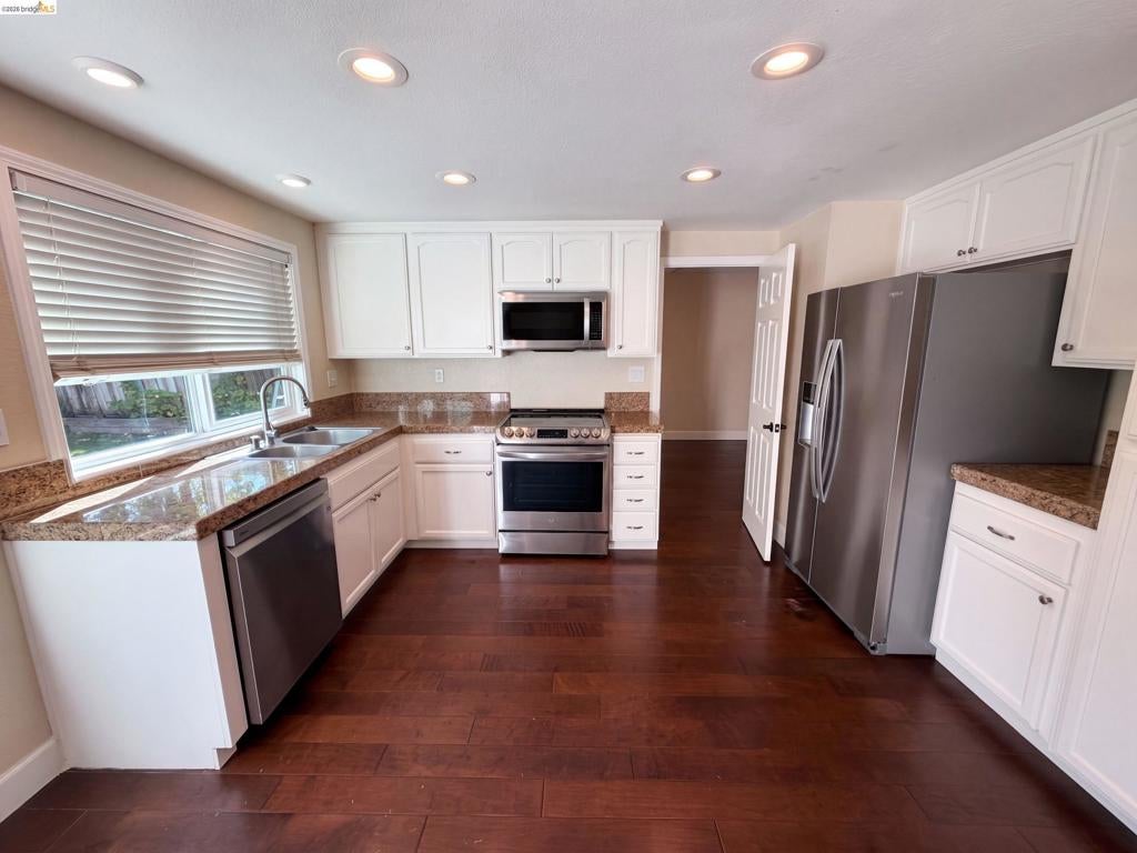 3005 Calle De La Mesa