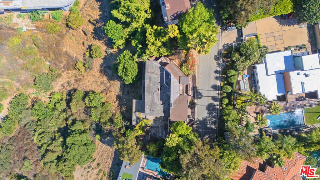 Photo of 837 Linda Flora Drive, Los Angeles, CA 90049 (MLS # 25624661)