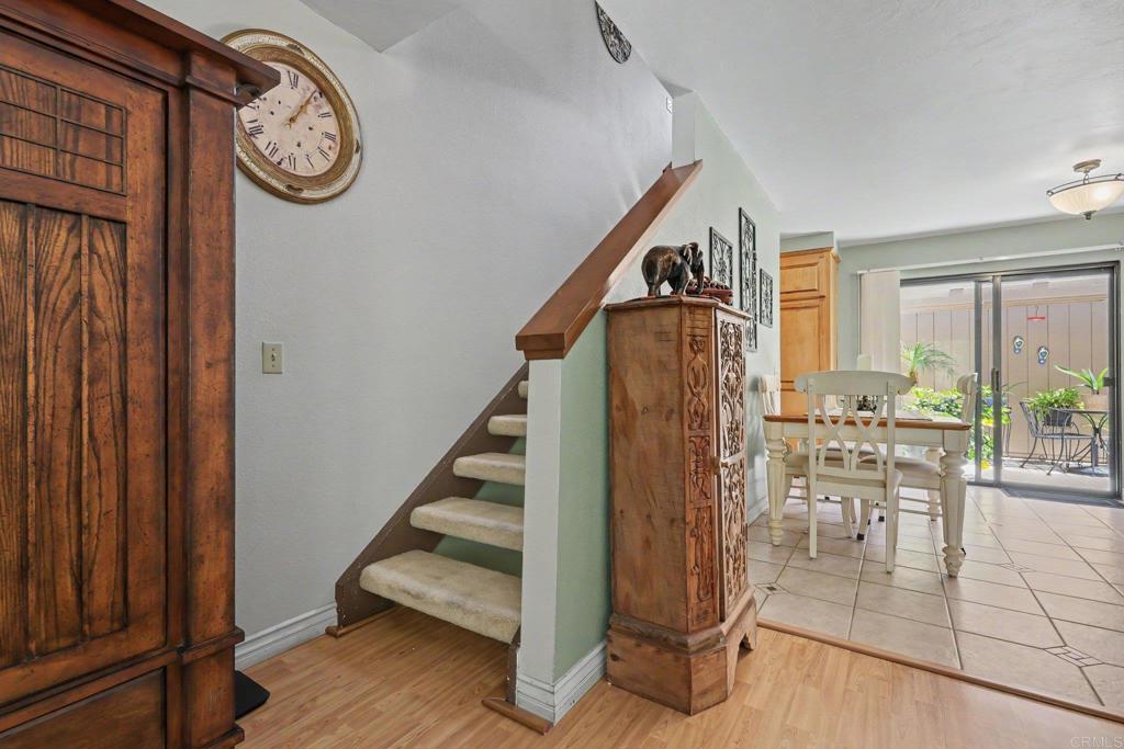 2728 Ariane Dr 52